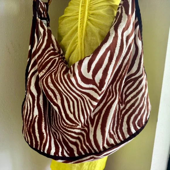 La Perla Zebra Slouch Bag w Bamboo Rings - Picture 4 of 10